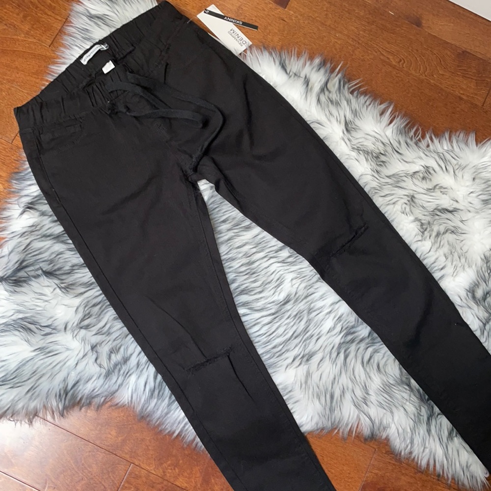 Revamped Demin NWT Black Skinny Pant
